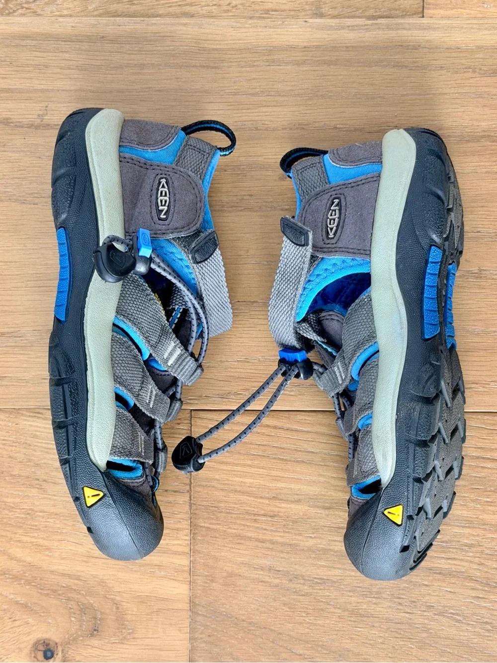 KEEN Kids Newport H2 Grey Blue Water Sandals Hiking Shoes Sz 13 Camping Gorpcore